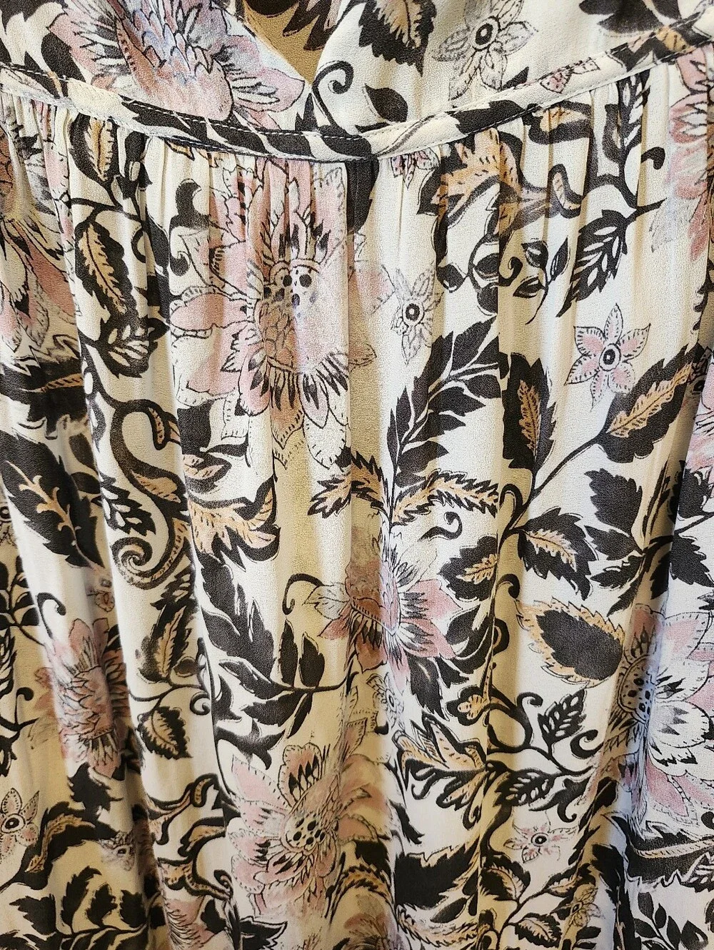 LOFT Women's Cream Floral Peasant Top with Pink Accents Women's Small